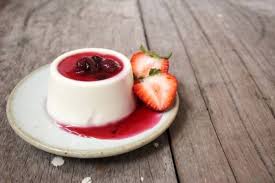 Recette De Panna Cotta Au Basilic Fraises Marinees Et Nougatine Recette Panna Cotta Coulis De Fraise Puree D Amande