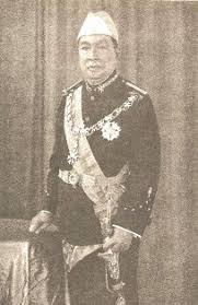 Sultan sharafuddin mahu ppv di selangor ditambah khususnya di kawasan luar bandar selain mencadangkan vaksinasi secara pandu lalu atau klinik bergerak bagi mempercepatkan proses. Sultan Selangor Ke 5 Paduka Sri Sultan Sir Alau Uddin Suleiman Shah Ibni Almarhum Raja Muda Musa 1898 1938 Wangsa Mahkota Selangor