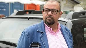 Cristian popescu piedone, edilul sectorului 5 din bucureşti, a declarat război poliţiştilor cu exces de zel care amendează bătrânii pentru că vând verdeţuri în pieţe. Cristian Popescu Piedone Nu S A Prezentat La Primul Termen Din Apelul In Cazul Colectiv Controversele Din