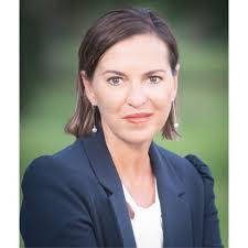 Karen Arango's Instagram, Twitter & Facebook