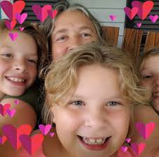 Hens or Roos? New to chicken tending so now sure🤣