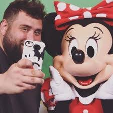 Pamela Hartwig's Instagram, Twitter & Facebook