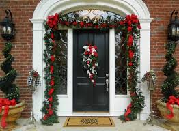 Bring some festive cheer to your home this christmas with our range of outdoor christmas decorations. 10 Outdoor Christmas Decorations Inexpensive Easy Ideas Install It Direct