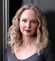 Transworld pre-empts 'gripping reading-group thriller' from debut author  Fiona McPhillips in six-figure, two-book deal — Mushens Entertainment