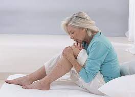 Knee pain at night can affect people with various forms of arthritis or it can be caused by issues with nerves in the leg. Knee Pain At Night What Can Help Knee Pain Explained