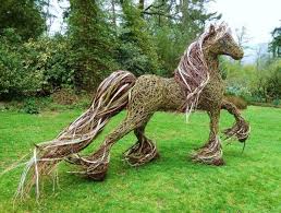 Peint à la main (superbe finition). Idees De Decoration De Jardin Exterieur Avec Des Sculptures Willow Garden Sculptures Driftwood Sculpture