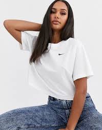 Black And White Nike T Shirt Women S Nike White Mini Swoosh Crop T Shirt White Nikes Nike Shirts Women Crop Tshirt Outfit
