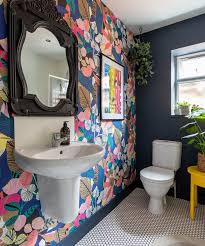 Graphic Floral Bathroom In 2020 Tropical Wallpaper Bathroom Wallpaper Modern Floral Wallpaper