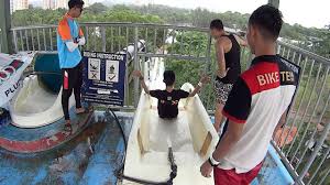 Scary High Speed Water Slide At A Famosa Water Theme Park Youtube