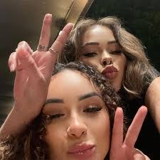 Bree Woods's Instagram, Twitter & Facebook