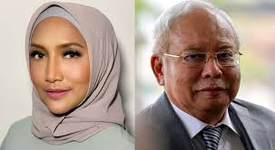 Sedang cilik© sibuk mencari maklumat di internet melalui enjin carian google, terkejut cilik© apabila secara tidak sengaja menemui keyword skandal najib dan ziana zain sebagai salah satu keyword popular di google. Najib Dan Ziana Zain Zakri Ali Skandal Najib Altantuya Dan Ziana Zain 24 950 Likes 900 Talking About This Jemb