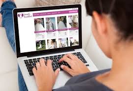 Bestellen sie maßgeschneiderte brautkleider zu günstigen preisen. Brautkleid Online Kaufen 6 Wertvolle Tipps Fur Dein Traumkleid