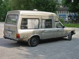 Mercedes W123 Camper A Bit Odd Not Sure Of Its Origin Mercedes W123 Mercedes Benz