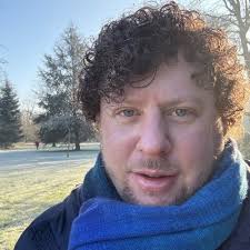 Jon Simons (@js_simons)