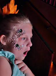 Mother and daughter attend eras tour concert experience