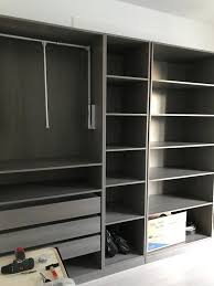 Barre De Penderie Escamotable Gris H 84 X L 80 117 X P 14 Cm En 2020 Penderie Escamotable Barre De Penderie Escamotable Barre De Penderie