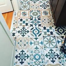 Karo Tas Gorunumlu Laminat Parke Modelleri Renkli Cini Tas Gorunumlu Laminat Parke Laminat Parke Parke Oturma Odasi Fikirleri