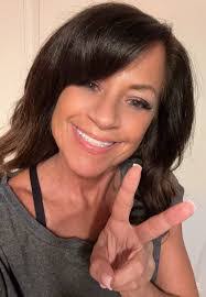 Shannon Lasley's Instagram, Twitter & Facebook