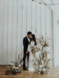 Muted Modern Wedding Inspiration With Dried Flower Arrangements Green Wedding Shoes Unique Wedding Flowers Dried Flower Arrangements Wedding Modern