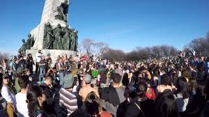 Its name imitates the sound of drums and refers to the drum circles that form the focal points of the gathering. Tam Tams Du Mont Royal Montreal Youtube
