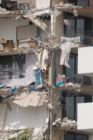 Florida condo collapse causes massive emergency response. 6i Ohdwojddtcm