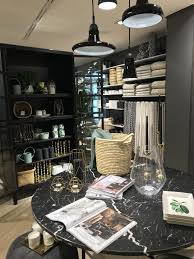 Voir plus d'idées sur le thème mobilier de salon, meubles de rangement, vitrines modernes. H M Home La Fayette Fait Peau Neuve Et C Est Tres Chouette