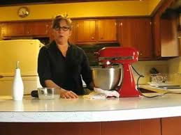 Kitchenaid artisan mixer attachment stuck. How To Release A Stuck Kitchenaid Mixing Bowl Model Ksm95er Youtube