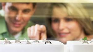 New Helzberg Diamonds CEO Hampton draws