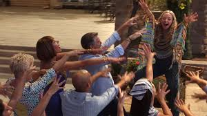 Ci risiamo in streaming gratis su eurostreaming, sono passati alcuni anni e sophie ha deciso di rimodernare l'hotel di famiglia, sull'isola greca di kalokairi, per rendere omaggio a donna, che l'ha cresciuta Svelata La Prima Featurette Di Mamma Mia Ci Risiamo
