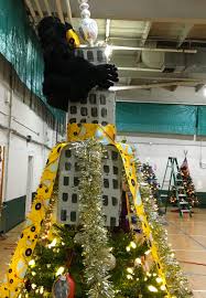 Empire state building had been the tallest building in the world for 42 years since its completion, until in 1972 when the the empire state building was built in 1931, 88 years ago (as of 2019). New York City Themed Tree With King Kong On Empire State Building Tree Topper Unique Christmas Trees Tree Toppers Unique Christmas