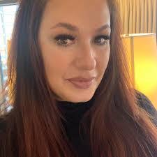 Laura Kiser's Instagram, Twitter & Facebook