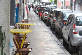 O novo decreto mantém as ações (definidas pelo decreto nº 64.881, de 23 de março) para atividades comerciais e prestação de serviços essenciais é vedado o consumo no local; Novo Decreto Autoriza Bares E Restaurantes Ate 23h Em Bandeira Vermelha Jornal A Voz Da Serra