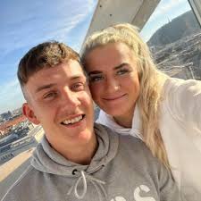 Lauren macaulay (@LJaay)