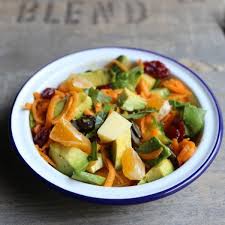 Salade Hivernale Vitaminee Aux Carottes Clementines Avocat Cranberries Comte Et Grains De Courge Recette Salade Hivernale Salade D Avocat Recettes De Cuisine