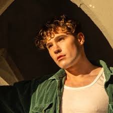 Madison Pratt-Laue (@mplaue)