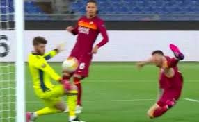 De gea failed to save any of villarreal's 11 penalties despite having notes on every player rob hoskin. Video De Gea Makes Stunning Reaction Save To Deny Early Roma Goal