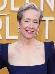 Betsy Beers's Instagram, Twitter & Facebook