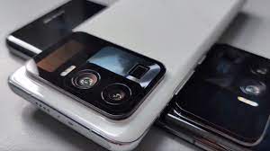 The giant camera bump makes the phone unwieldy, and not only does the rear display not bring any important features, we also found it got in the way frequently. Xiaomi Mi 11 Ultra Hands On Video Shows Off Massive Camera Bump With 3 Camera Array Built In Screen Digital Photography Review