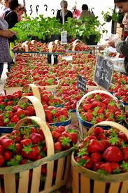 Strawberries Vaucluse Provence France By Patrick Lethorois Farmers Market Food Vegetables