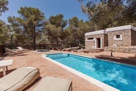 Alquiler anual de bonita casa en una de las zonas mas bonitas de la isla en el valle de morna. Alquiler De Casas Con Piscina Privada En Ibiza