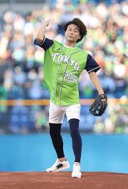 氷川きよし、「始球式以来」ミニパン姿 10年来愛用のバッグも披露 (クランクイン!) 07月10日 06:30 渡辺美奈代 大胆な投げっぷりノーバン始球式 稲村亜美に手ほどき受ける「大きな愛の374キロ」 (中日スポーツ) 07月07日 18:57 トップ 1. ãƒ¤ åºƒ å§‹çƒå¼ã‚'å‹™ã‚ã‚‹æ°·å·ãã‚ˆã— æ'®å½± å¤§å¡š å¾¹ ã‚¹ãƒãƒ‹ãƒ Sponichi Annex é‡Žçƒ