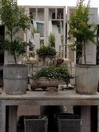 More Display Inspiration At Remnants Of The Past Part Two Mit Bildern Gartencontainer Garten Deko Garten Pflanzen