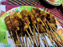 Satay yang popular di malaysia ialah satay kajang yang dihidangkan dengan sambal asing. Cara Buat Sate Ayam Dan Kuah Kacang Sedap Macam Pasar Malam Resepi Yang Ohsem Yang Wajib Cuba Daily Masak