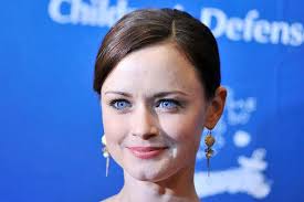 Alexis Bledel Talks Rory's Pregnancy And Baby Daddy Drama After 'Gilmore  Girls' Revival