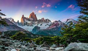Compartida por argentina y chile, la patagonia ha sido por más de un siglo un objetivo claro de la élite de poder global, siendo catalogada como existe entonces una razón justificada de preocupación entre argentinos y chilenos. Experience Breathtaking Hikes On Patagonia Tours Goway