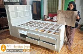 Inspirasi desain kamar tidur dengan lantai kayu. Tempat Tidur Laci Kayu Jati Murah Minimalis Modern Diskon Murah