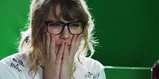 A blog dedicated to english actor joe alwyn website and gallery → joe alwyn online. Taylor Swift Finally Reveals Who Patrick Is On New Junior Jewels Shirt