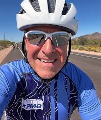 Lisa Swatland's Instagram, Twitter & Facebook