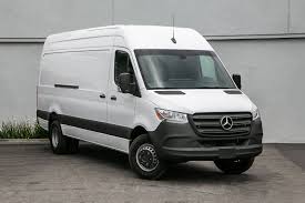 The automaker makes it a priority with advanced technology that includes automatic emergency call, active lane keep assist, attention assist, and a blind spot mirror. Used 2019 Mercedes Benz Sprinter Van Review Edmunds