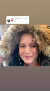 Sandy Denice over Homd Van De Trap